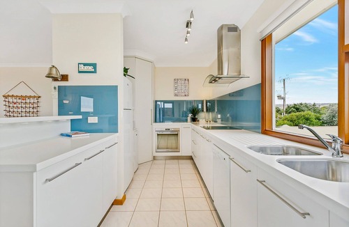 Middleton House | 108 Morrison - Beach Views