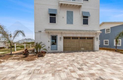 Ocean Cay House | 1088 S, Fletcher Ave