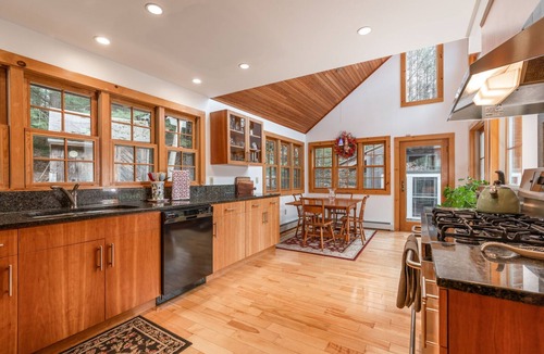 White River Junction House | 10ac, Wood Stove & Private - Wright Reservoir Est.