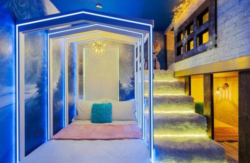 Four Corners House | 10Bd Epic Vacation Home Themed Rooms Windsor Cay