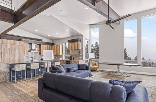 Woodmoor House | 10BR Grand Townhome Multi Million Dollar Views