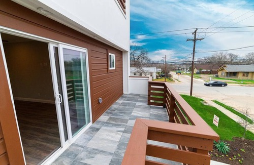 West Dallas House | 10BR Luxury Haven w/Game Room — 10 Mins to Downtown & Perfect for Events