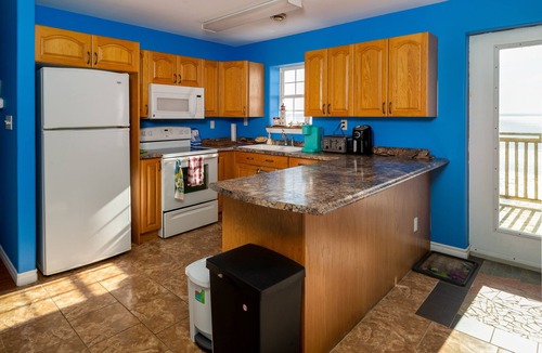 Colchester County House | 10M From the Ocean! Upper Suite with Amazing Views - Highest Tides in the World