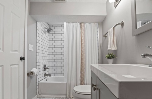 Nokomis House | 10MIN to MOA - Family Rec Room - Safe Neighborhood