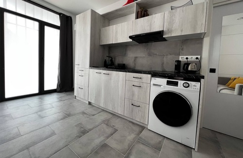 Poblats Maritims Apartment | 10min to the beach and 10min to the city centre good for work.