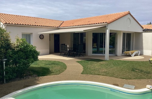 Chateau-d'Olonne Villa | 10min walk to the sea! Air-conditioned villa with private pool