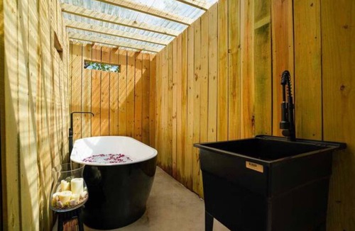 Blossoms Park House | 10Mins to airport