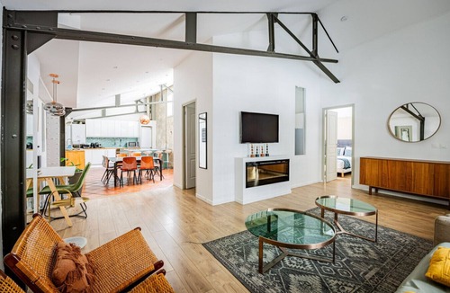 Quartier de la Porte-Saint-Denis Apartment | 10pers-4Bedrooms-Paris10-Gare-MuséeGrévin