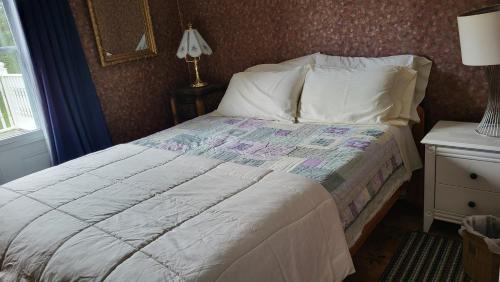 Hanover Bed & Breakfast | 10th Avenue Guest House & Suites