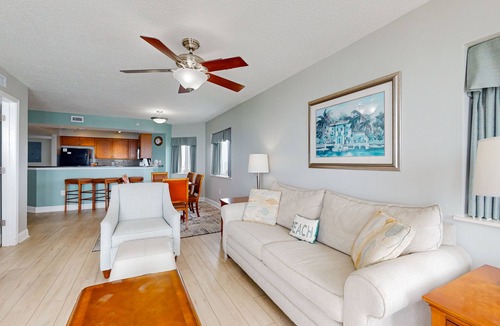 Crescent Beach Condo | 10th-floor oceanfront condo with pool, hot tub, balcony & central AC