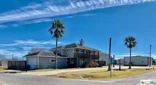Port O Connor House | 10th Street Lodge