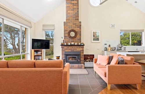 Dalmeny House | 11 Barkala Street Dalmeny