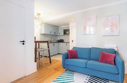 Arsenal Apartment | 11 Beaumarchais 5D