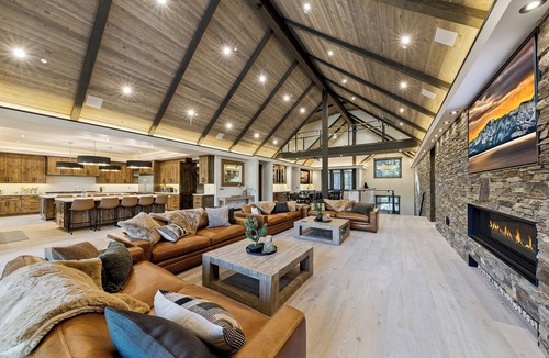Bijou Park House | 11 bedroom 14 bath Mega Estate with Indoor Pool