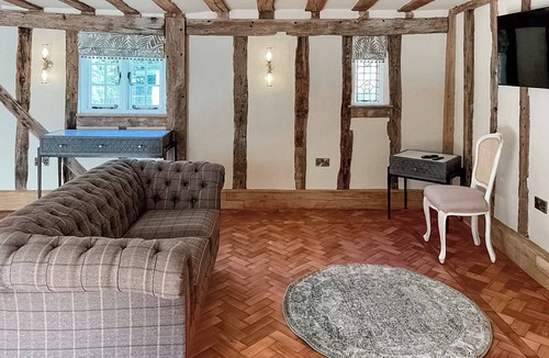 Great Saling Cottage | 11 bedroom accommodation in Stebbing