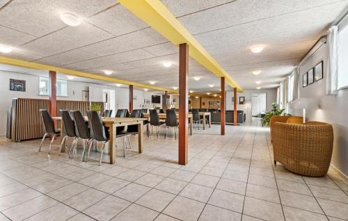Ronde House | 11 Bedroom Pet Friendly Home In Rønde