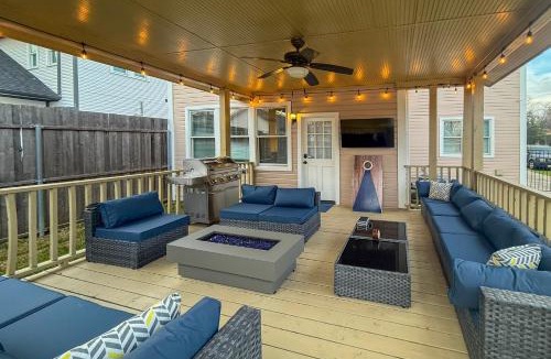 Peak's Suburban Addition House | 11 Beds, Sleeps 12, 2 Mi to Downtown Dallas
