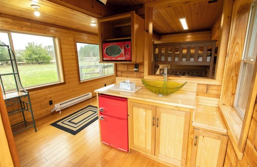 Vulcan House | 11 Beds Sleeps 20+. Pets OK. 4 Bedrooms, Bonus Room, Bunk House, 40 Acres
