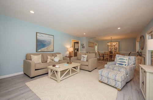 Heritage Woods House | 11 Deer Run: Beautiful home in Sea Pines with private pool. Walk to Beach