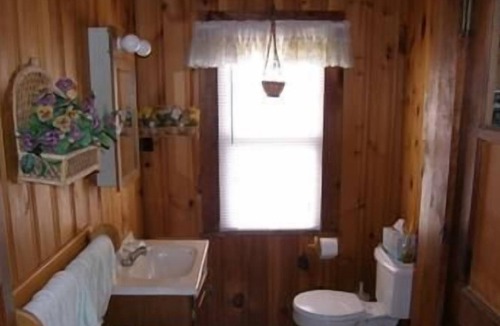 Sandwich Cottage | 11 Freeman Ave - SD357