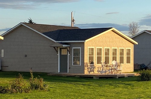 Alburg House | #11 Isle View - Relax, Fish, Sunsets, Beaches, Golfing, Kayaking, A/C, W/D