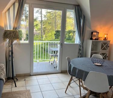 Hardelot-Plage Apartment | 11 Les Pins Penchés