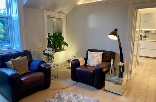 Kelvinbridge Apartment | 11 Lynedoch Crescent