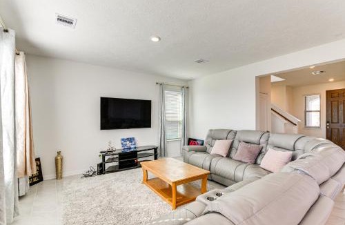 La Marque House | 11 Mi to Beach La Marque Home with Patio!