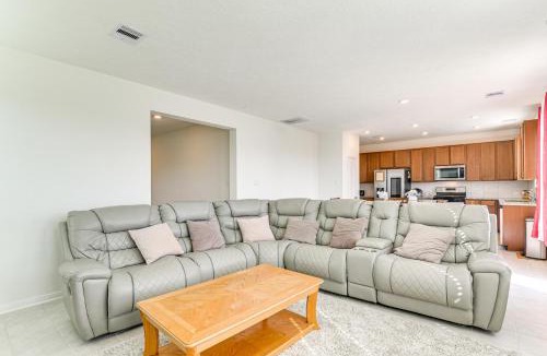 La Marque House | 11 Mi to Beach La Marque Home with Patio!