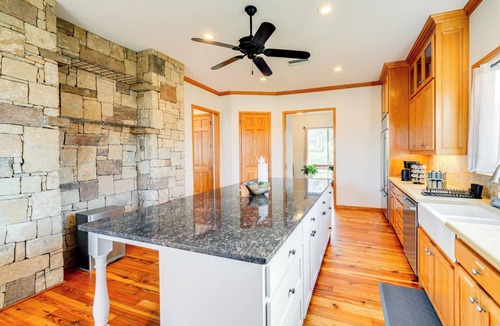 Little Elm House | 11 Mi to Downtown Denton: Spacious Ranch Retreat