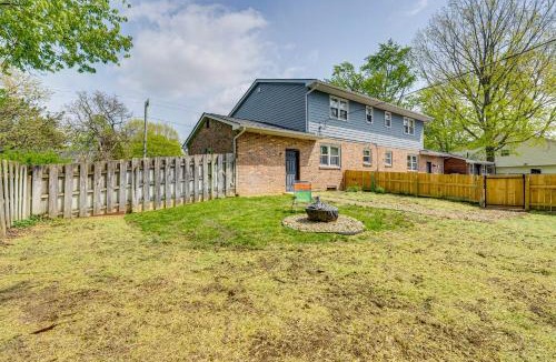 Worthington House | 11 Mi to Dtwn Columbus: Group Retreat w/Fire Pit!