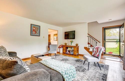 Worthington House | 11 Mi to Dtwn Columbus: Group Retreat w/Fire Pit!