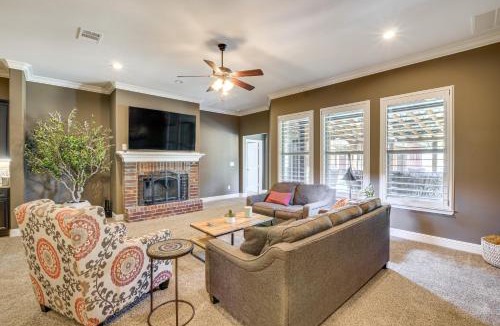 Lubbock House | 11 Mi to Dtwn: Lubbock Home w/Patio, Grill & Yard