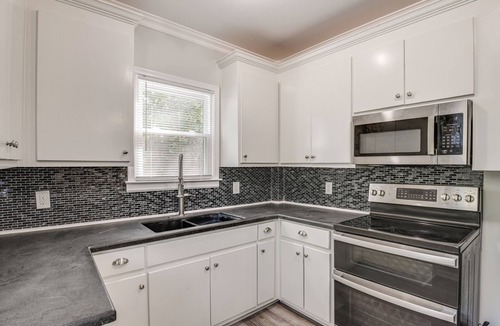 Petersburg House | 11 Mi to Fort Lee: 30-Acre Retreat w/Scenic Views