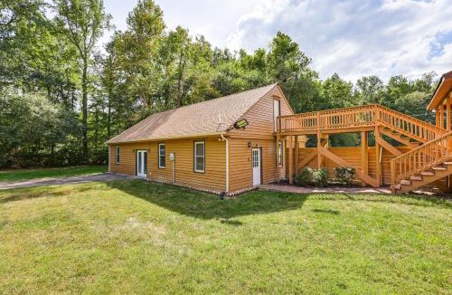 Petersburg House | 11 Mi to Fort Lee: 30-Acre Retreat w/Scenic Views