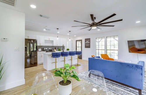 Hempstead House | 11 Mi to Golf: Home w/Fishing Pond in Hempstead