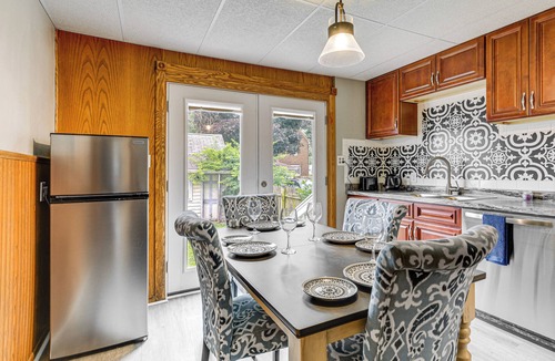 North Tonawanda Apartment | 11 Mi to Niagara Falls: North Tonawanda Apartment