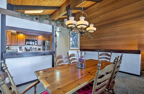 Dollar Point Condo | 11 Mi to Palisades Tahoe: Lakefront Home w/View!