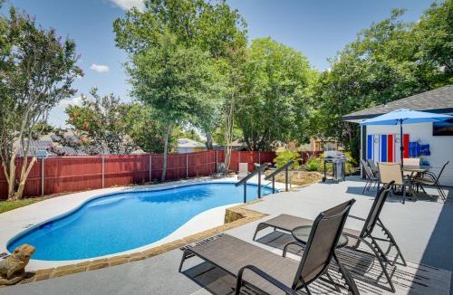 Bedford House | 11 Mi to Six Flags! Poolside Oasis in Bedford