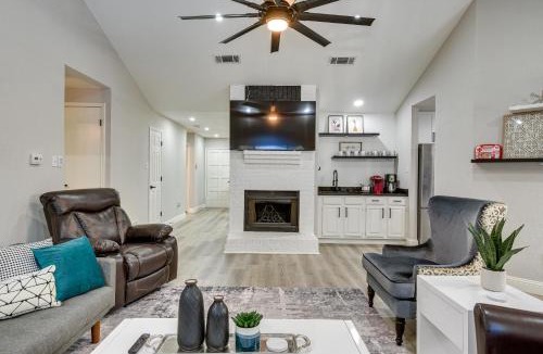 Bedford House | 11 Mi to Six Flags! Poolside Oasis in Bedford
