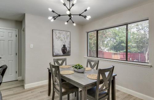 Bedford House | 11 Mi to Six Flags! Poolside Oasis in Bedford