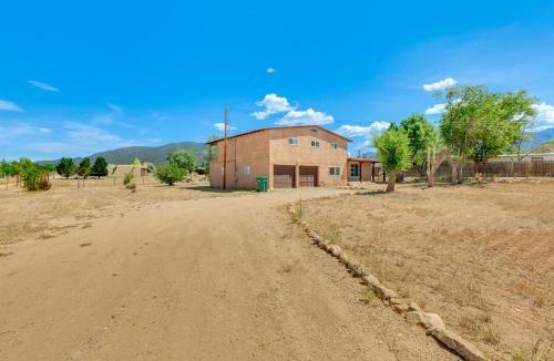 Arroyo Seco House | 11 Mi to Skiing: Valdez Home w/Mtn Views!