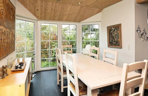 Aalbaek House | 11 person holiday home in lb k