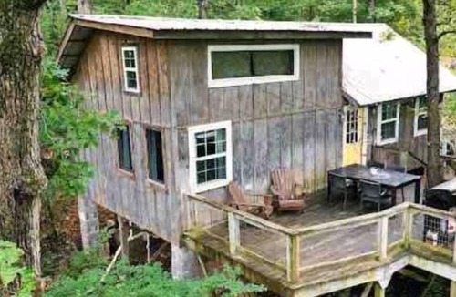 Pocahontas House | 11 Point River Front Cabin, 7 acres, hiking trails, with a private beach!
