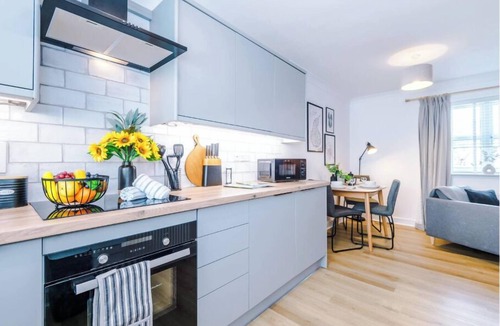 Crewe Apartment | 11 Salisbury Close