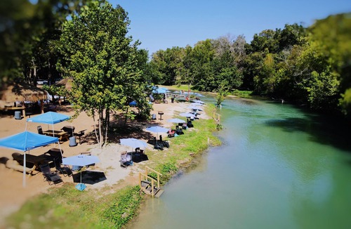 Prairie Lea House | #11 Son's Blue River Camp Glamping Cabin w/1 Queen, 1 Twin