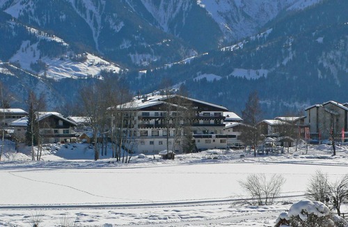 Laax Apartment | 110 m² Apartment ∙ 2 bedrooms ∙ 6 guests