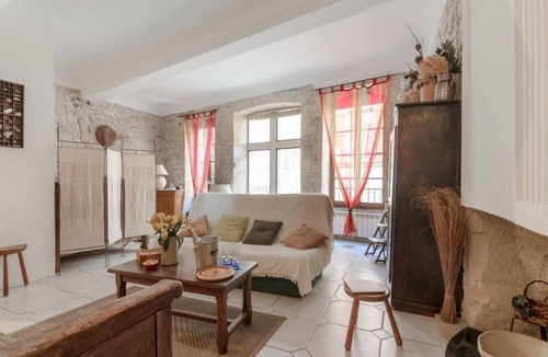 Calvisson Apartment | 110 m² Apartment ∙ 1 bedroom ∙ 5 guests