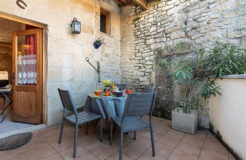 Calvisson Apartment | 110 m² Apartment ∙ 1 bedroom ∙ 5 guests