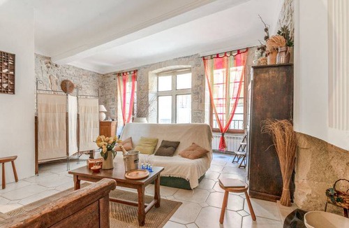 Calvisson Apartment | 110 m² Apartment ∙ 1 bedroom ∙ 5 guests
